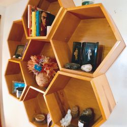 Honey-comb-book-shelf-side-small.jpg